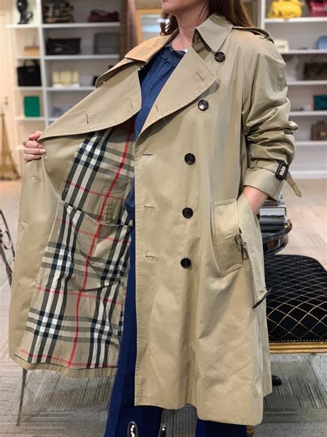 classic burberry trenchcoat|burberry trench coat outlet.